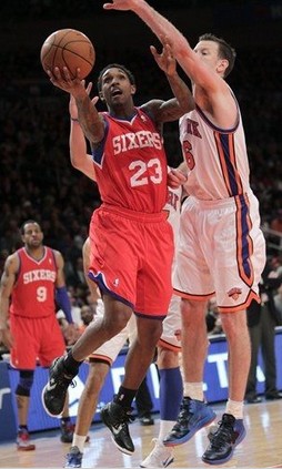 带伤作战 带伤作战