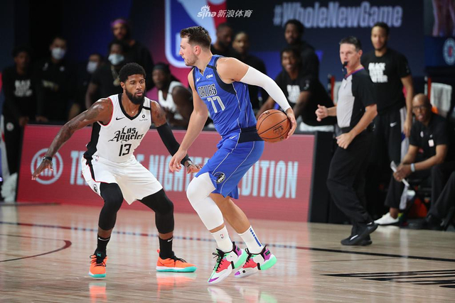 羽毛球比赛 羽毛球比赛